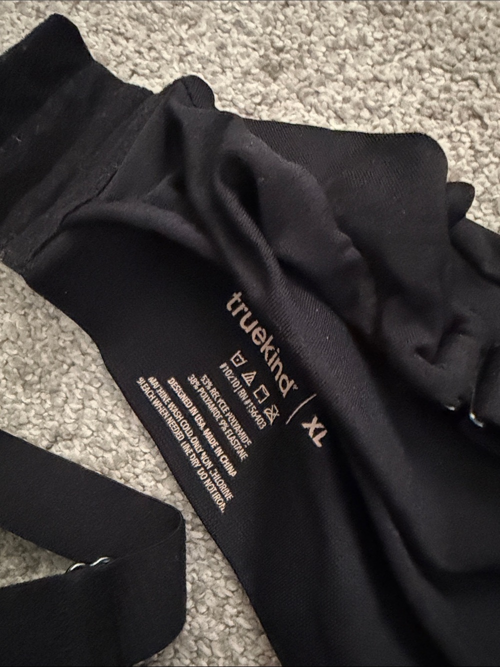 Everyday Seamless Molded-Cup Sports Bra - Black & Cream - Picture 6 of 6